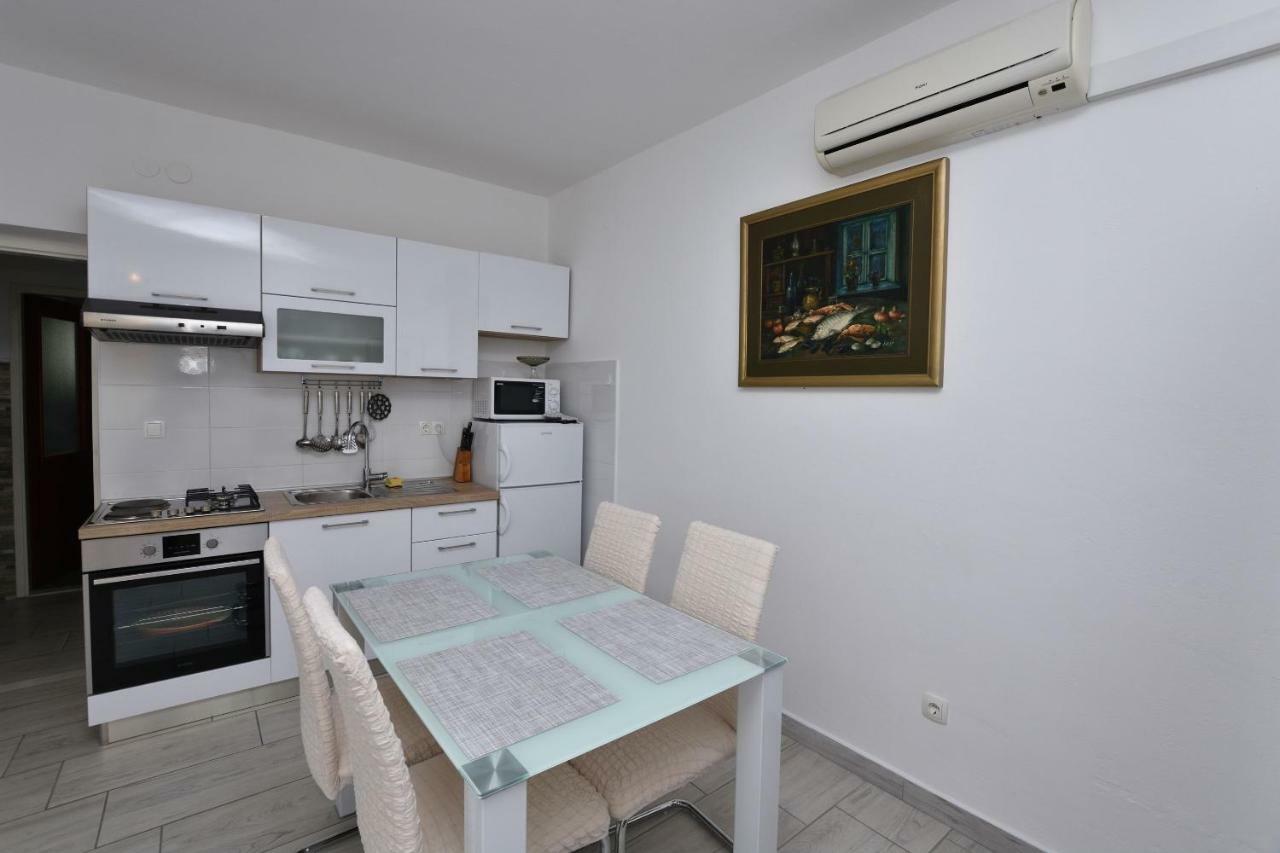 Apartments Jere Proto Primosten Exterior photo